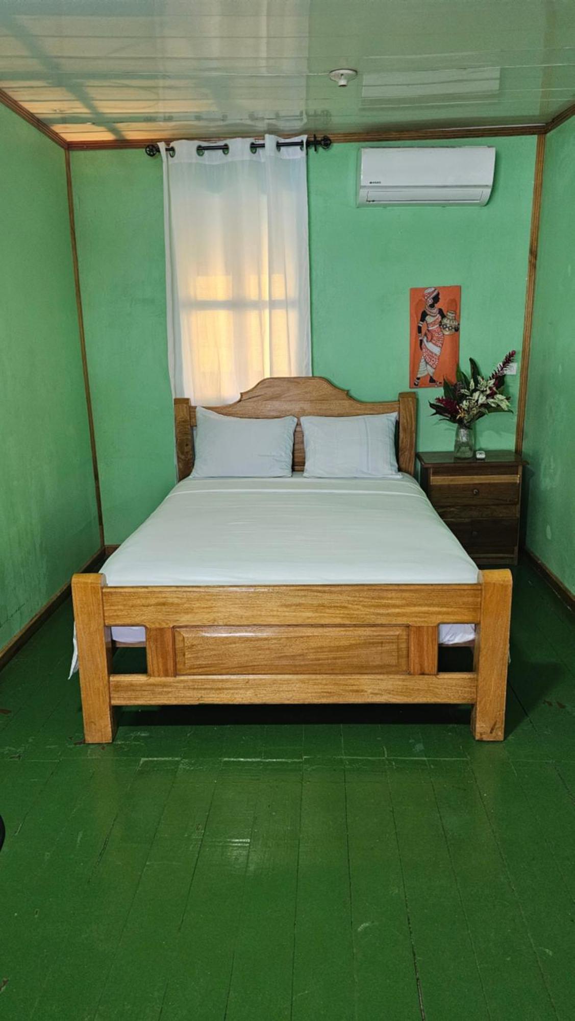 Bastimentos Hill Guest House Bocas del Toro Exterior foto